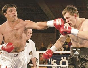 Former heavyweight champ Sanders shot dead