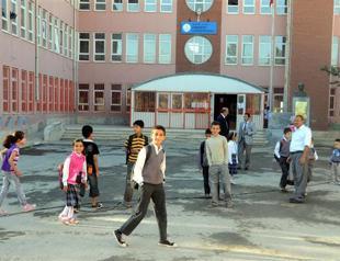Crisis in Syria halts education in southeast Turkey