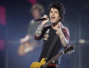 Green Day’s Armstrong getting treatment