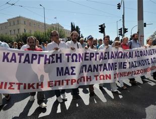Greek journalists strike against austerity measures