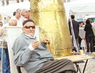 World’s biggest coffee pot: