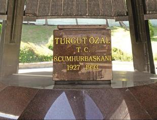 Plot thickening on exhumation of ex-president