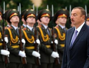 Mexicans puzzled by Azerbaijan leader monument