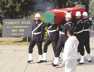 Prosecutors exhume body of former President Özal