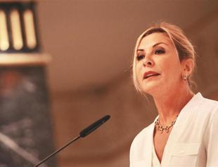 Top boss backs anti-war stance and urges calm