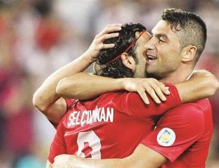 Turkey takes on leader Romania in key match