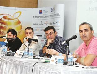 Symposium hosts humor masters