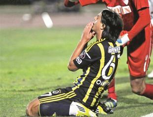 Big-spending Galatasaray starts league title defense