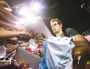 Murray faces tough start to title defense