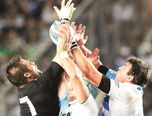 All Blacks thrash Pumas in Argentina to clinch title