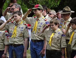 US Boy Scouts to report pedophiles missed earlier