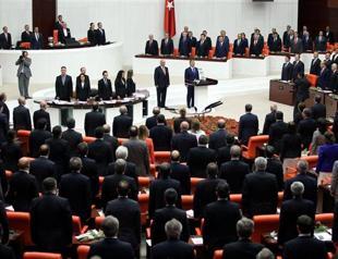 Imprisoned lawmakers’ absence from Parliament ‘a flaw,’ Gül says