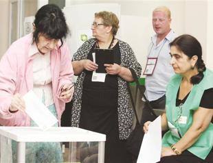 Tense voting in Georgia