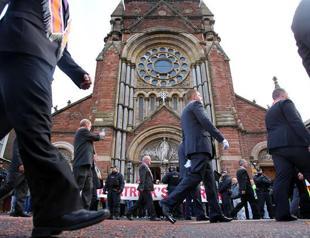 Protestants lose majority status in US