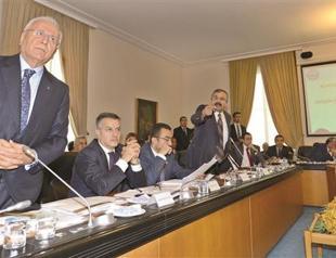 Row over Atatürk heats up at charter commission