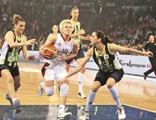 Women’s basketball season off with arch rivals meeting