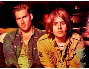 Vines frontman charged with assaulting mother