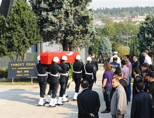Remains of Turgut Özal reinterred