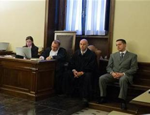 Popes butler gets 18 months in jail in Vatileaks case