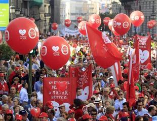 2,000 people march in Madrid against abortion