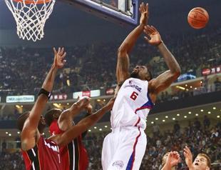 LA Clippers win in China against Heat