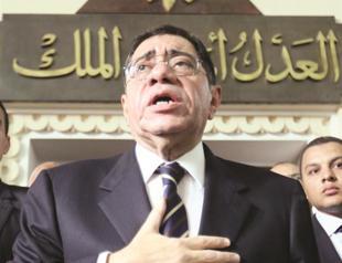 Morsi bows to prosecutor