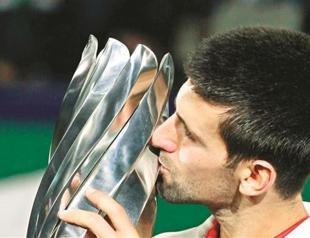 Djokovic stuns Murray in Shanghai