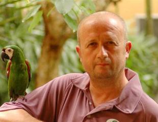 Turkish golf journalist dies during flight