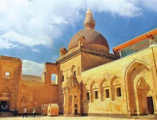 İshak Paşa Palace attracting visitors anew with restorations