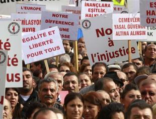 Alevis take to French streets to protest Turkish government