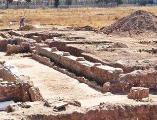 İzmir presents mosaic city of western region