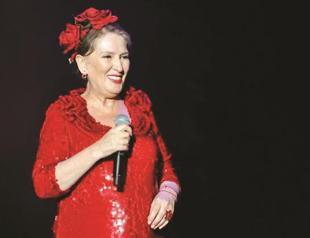 Suzan Kardeş rocks with Bekriya Band in Beyoğlu