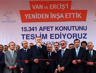 Kurds need to put a wall between them and PKK, says Turkish PM