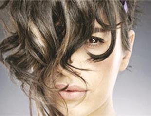 Cey’lan Ertem on Hayal Kahvesi stage