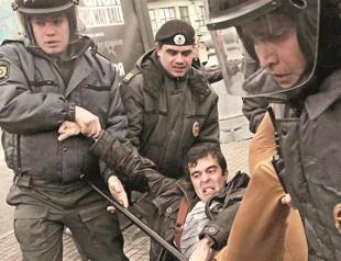 Moscow broadens high treason law, raises fears