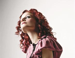 Jehan Barbur sings at Mask Club Live