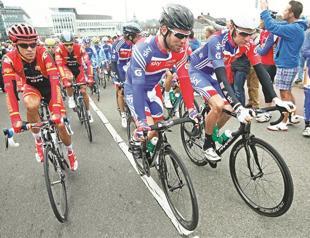 Wiggins and rivals now must put mettle to pedal