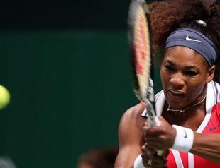 Serena overpowers Sharapova in WTA Champs final