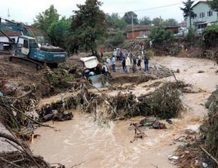 One killed, one goes missing as flooding strikes Çanakkale