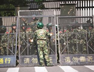 Xi hits out at Japan over row as protests ease off