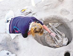 Excavations reveal daily life of 10,000 years ago