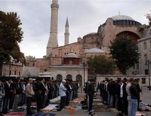 Ultra-nationalist group calls for Hagia Sophia to reopen as mosque