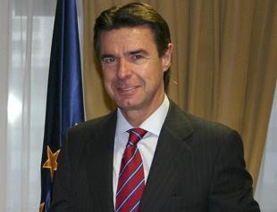 Minister praises Turks in economy