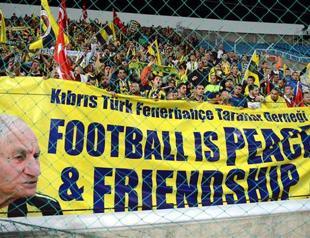 Fenerbahçe defeats AEL Limassol in peaceful match amid flag row