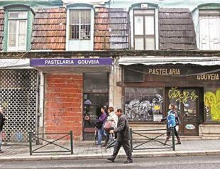 Portugal requires extra debt effort