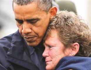 Obama widens ballot lead with Sandy push