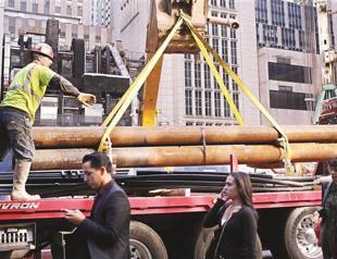 US economy creates more jobs on the eve of elections