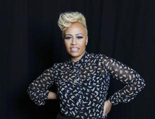 Emeli Sande wins treble at Britains MOBO Awards