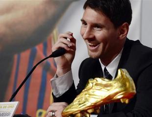 Messi’s girlfriend gives birth to baby boy