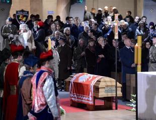 Poland reburies former president after body mix-up